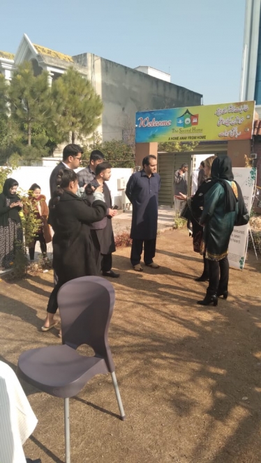 Lord Sarfraz visits Afghan refugees